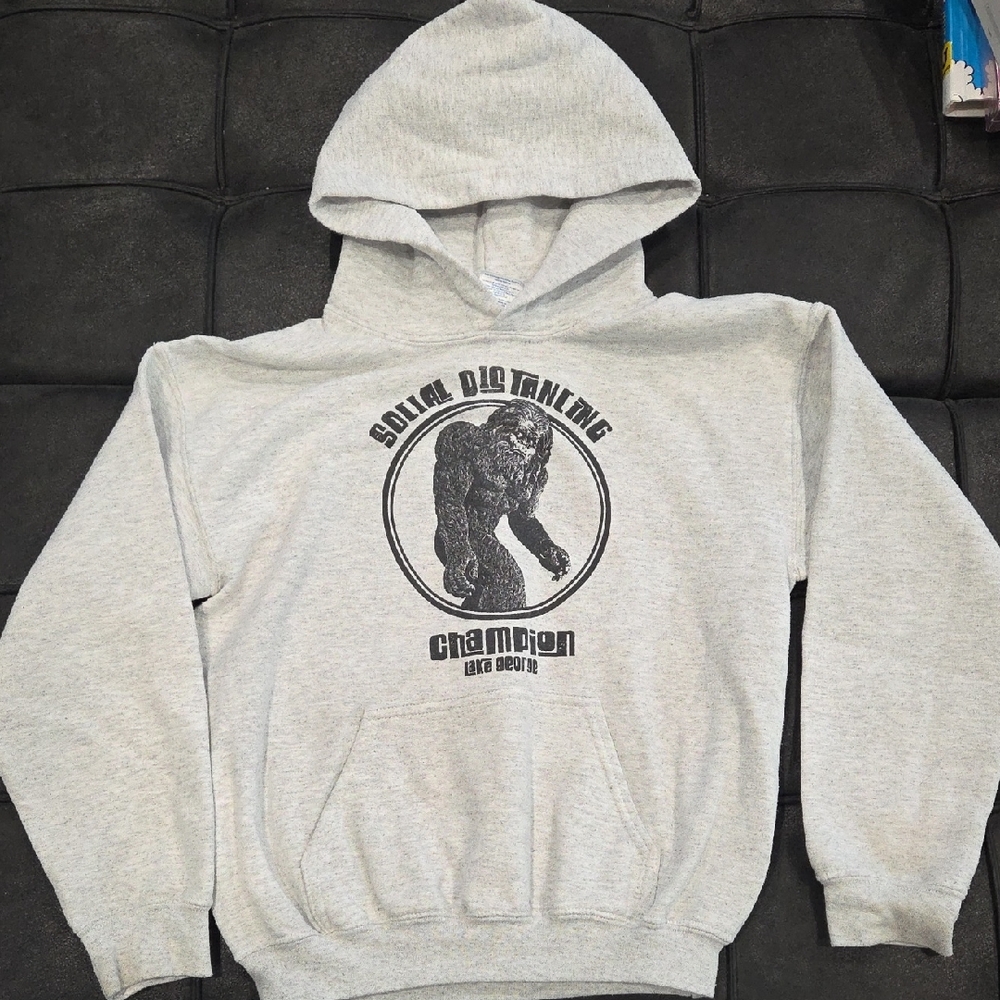 Gildan Big Foot Light Gray Hoodie Medium